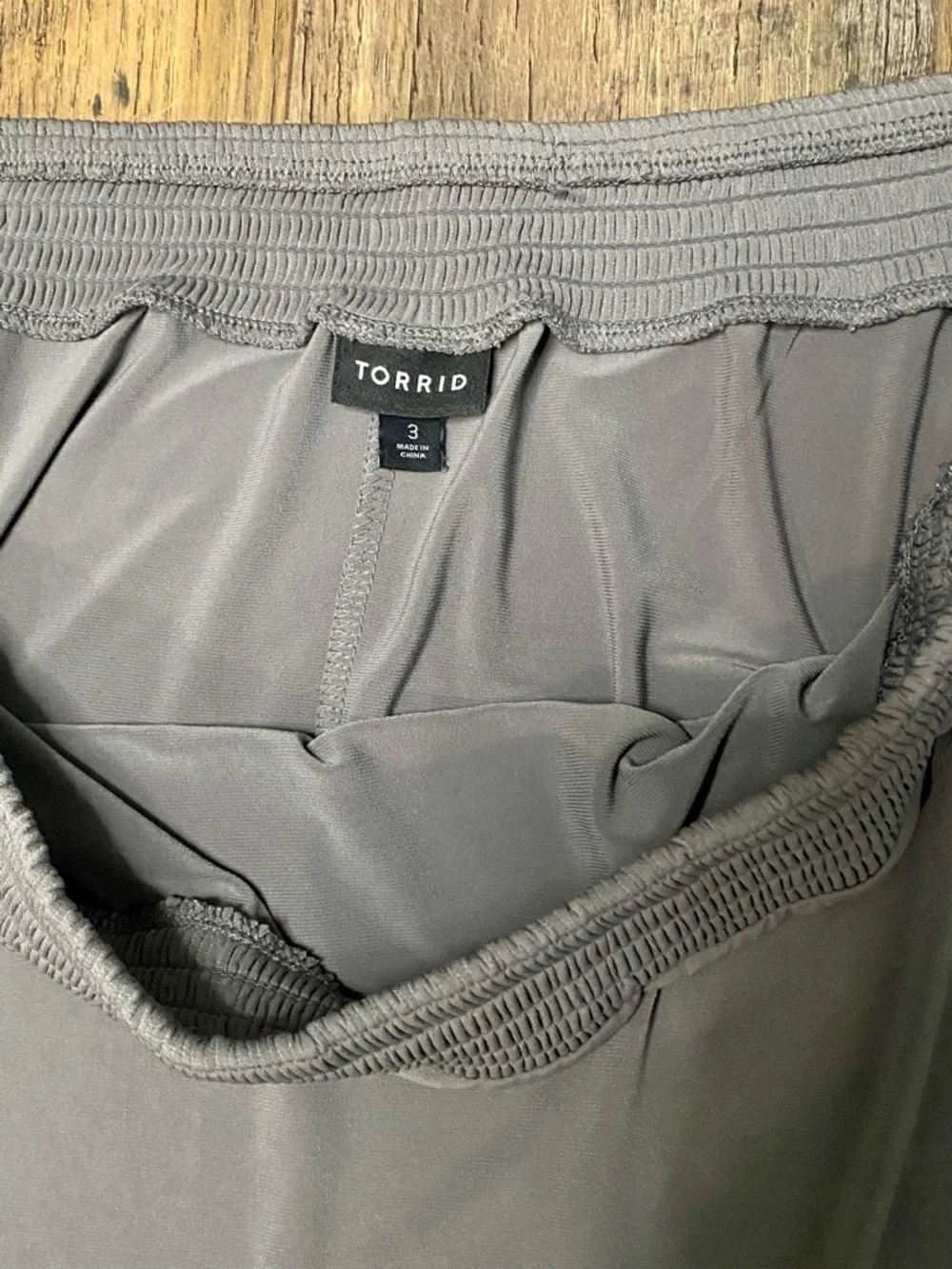 Torrid Off-Shoulder Long Sleeve Blouse in Mauve Gray - Picture 4 of 4